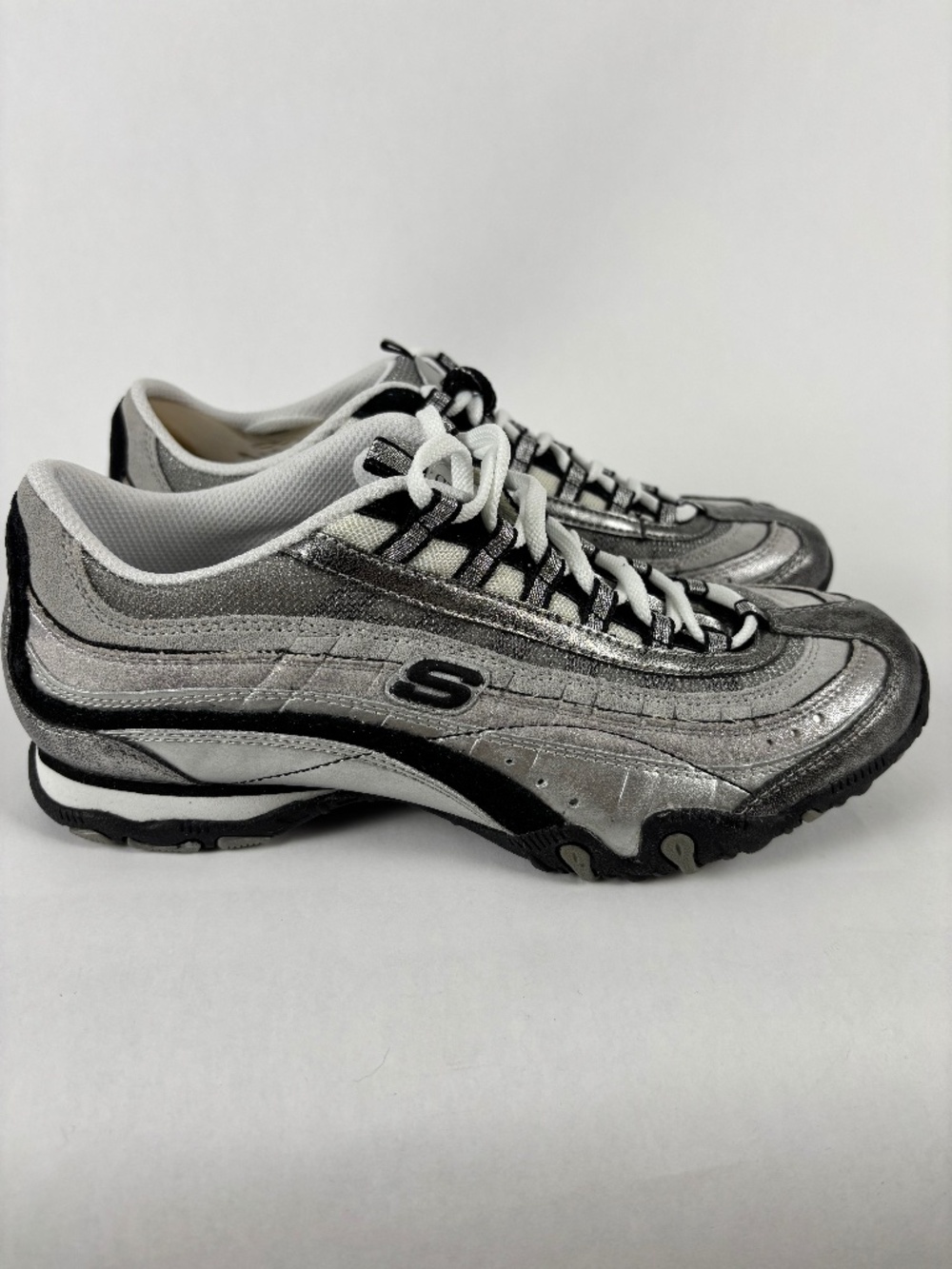 Skechers, athletic, silver/Black accents, Size 8.5, Running/Workout, Sharp